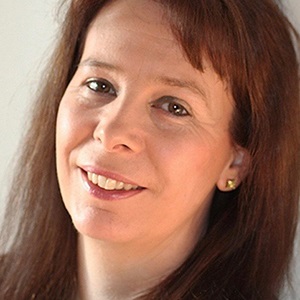 Helen Grant's headshot