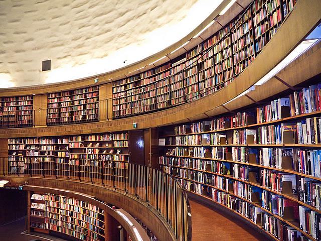 1000 book library